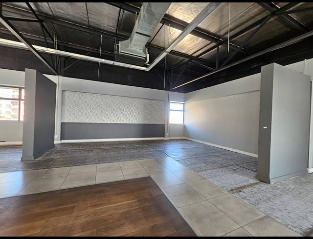 768M² SHOWROOM TO LET IN KRAMERVILLE